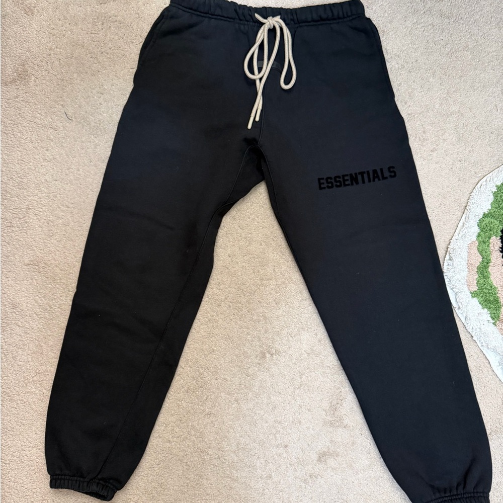 Men’s black essentials fear of god sweatpants